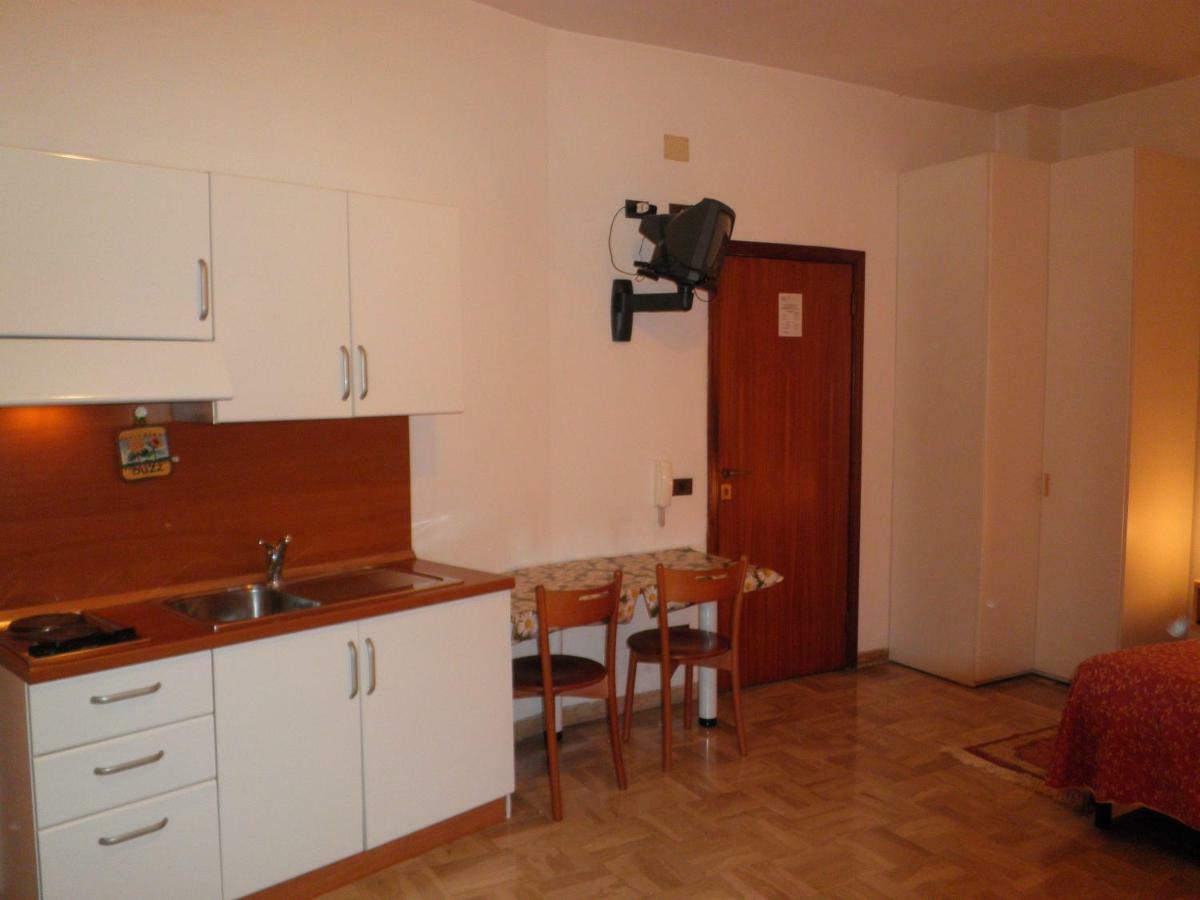Residence Executive Ancona Værelse billede